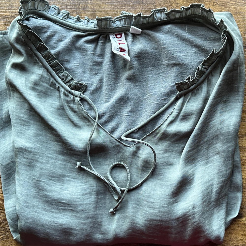 DOLAN Left Coast Women’s Top in Olive